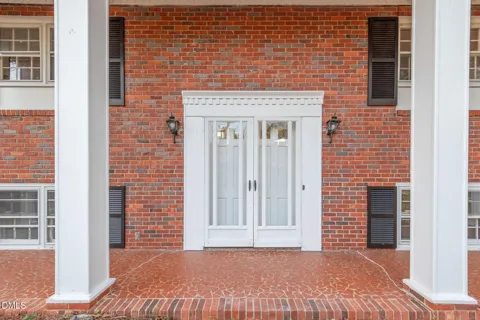624 Brentwood Court
