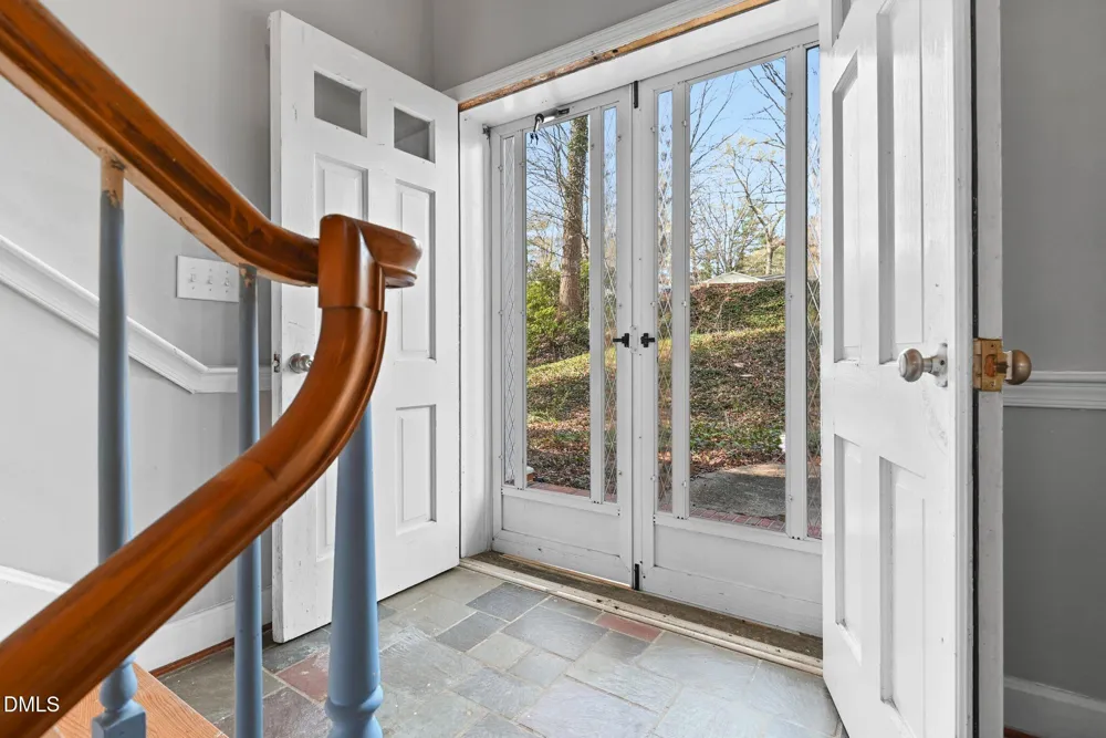 624 Brentwood Court Winston-Salem, NC 27104