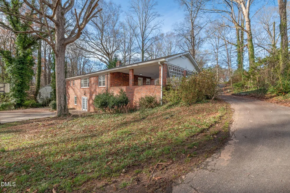 624 Brentwood Court Winston-Salem, NC 27104