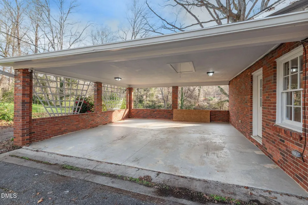 624 Brentwood Court Winston-Salem, NC 27104