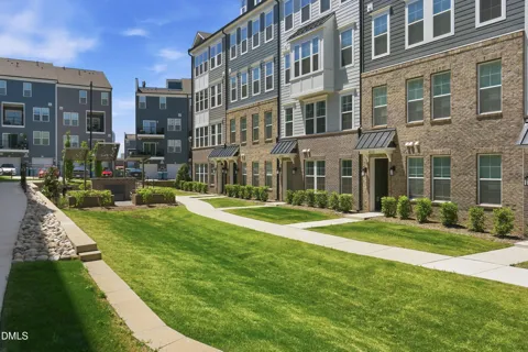 421 Grove Overlook Lane #200