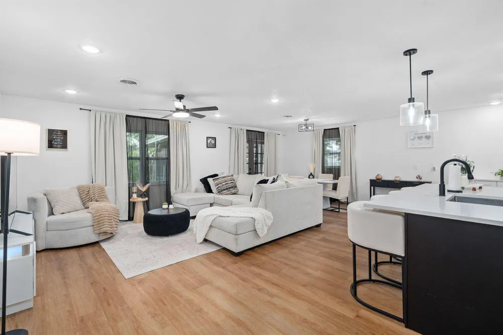 955 Tomes Court Orlando, FL 32825