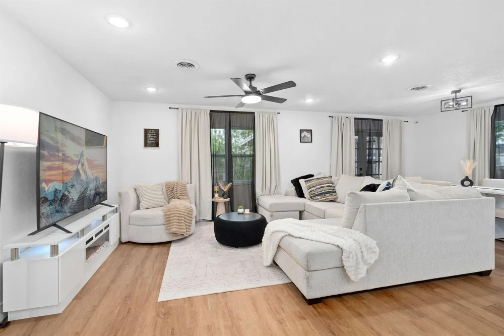 955 Tomes Court Orlando, FL 32825
