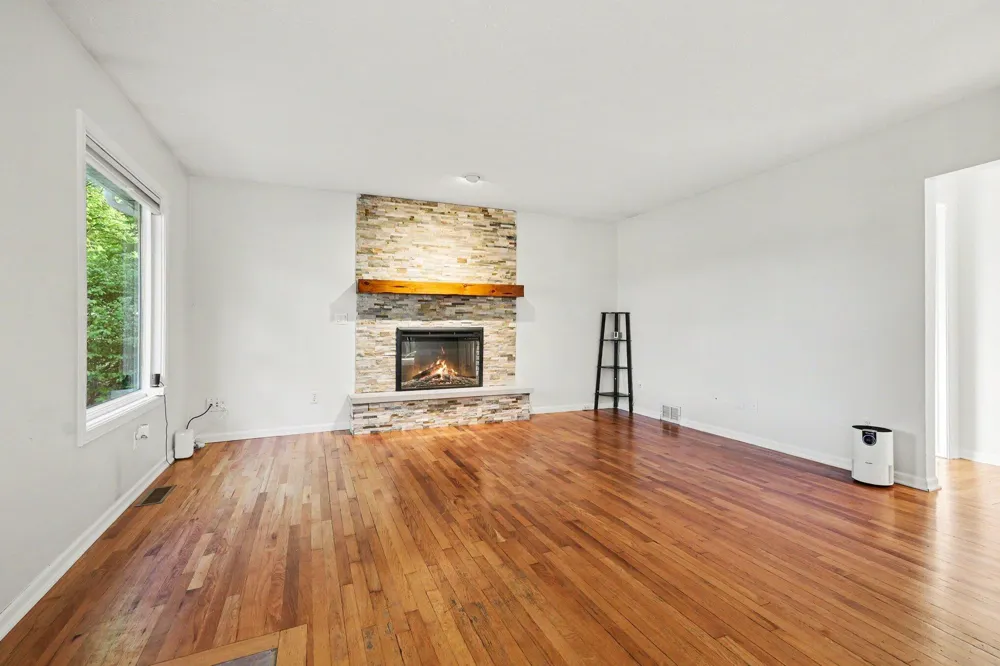 4372 Hunsberger Avenue NE Grand Rapids, MI 49525