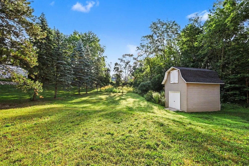 4372 Hunsberger Avenue NE Grand Rapids, MI 49525
