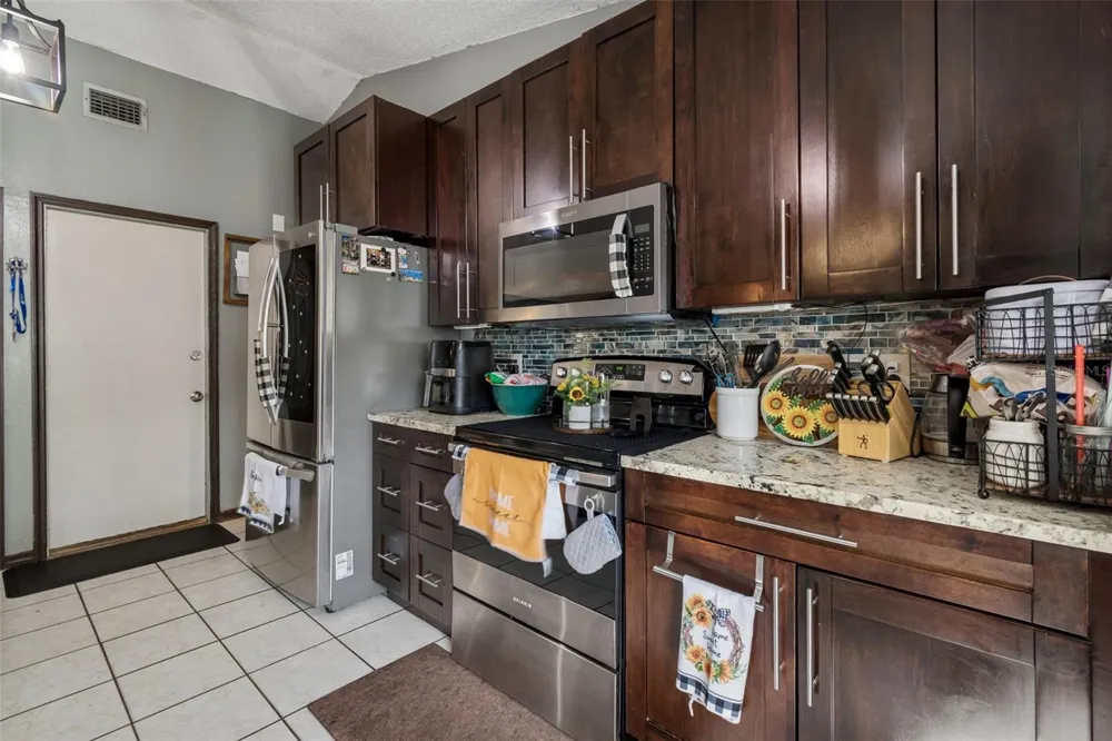 10326 OUT ISLAND DRIVE Tampa, FL 33615