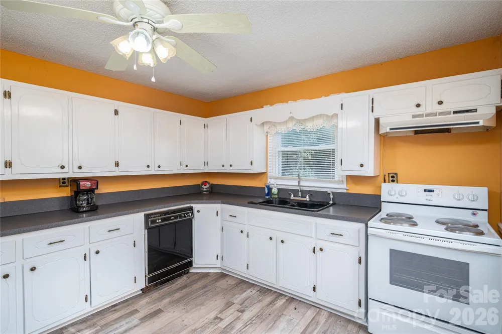 614 W Westview Street Gastonia, NC 28052