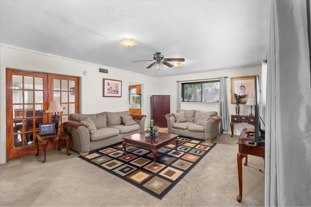 104 Avenue E Highlands, TX 77562
