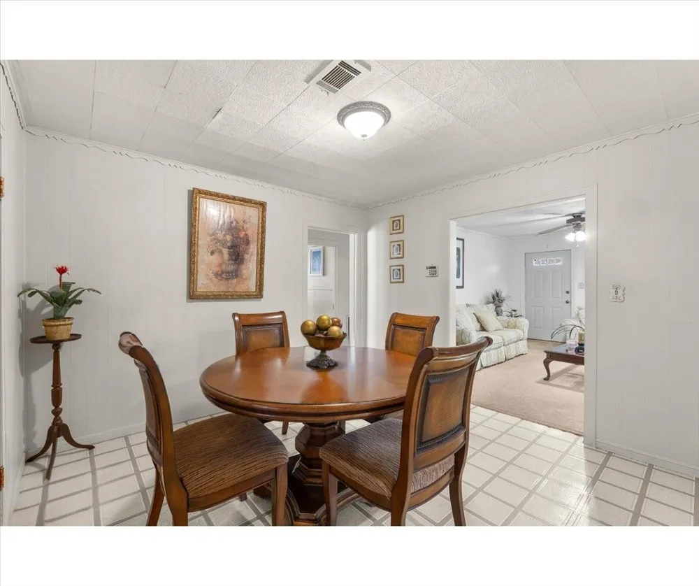 104 Avenue E Highlands, TX 77562