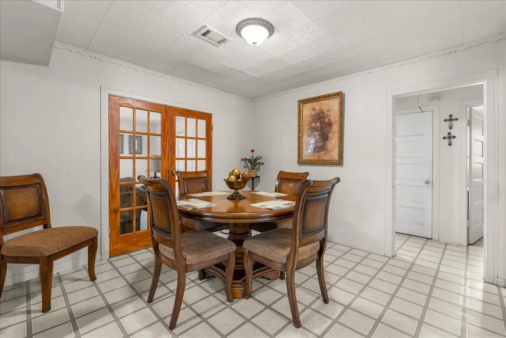 104 Avenue E Highlands, TX 77562