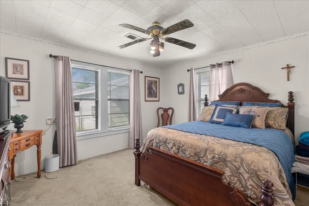 104 Avenue E Highlands, TX 77562