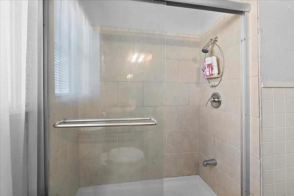 104 Avenue E Highlands, TX 77562