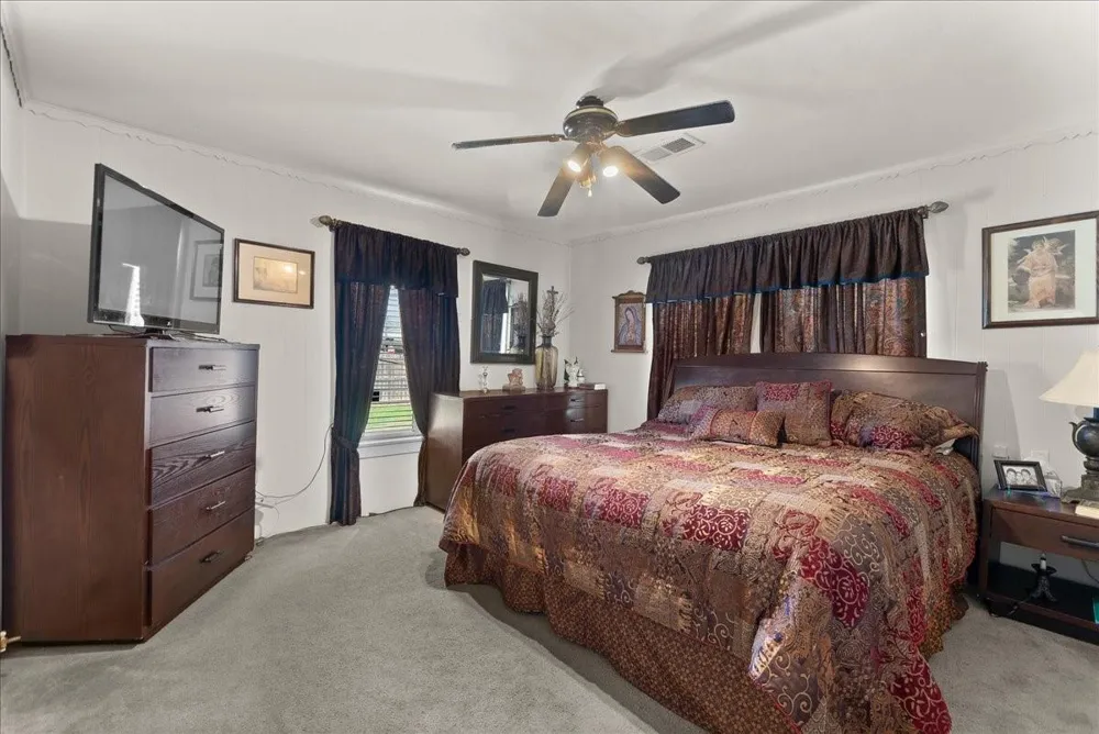104 Avenue E Highlands, TX 77562