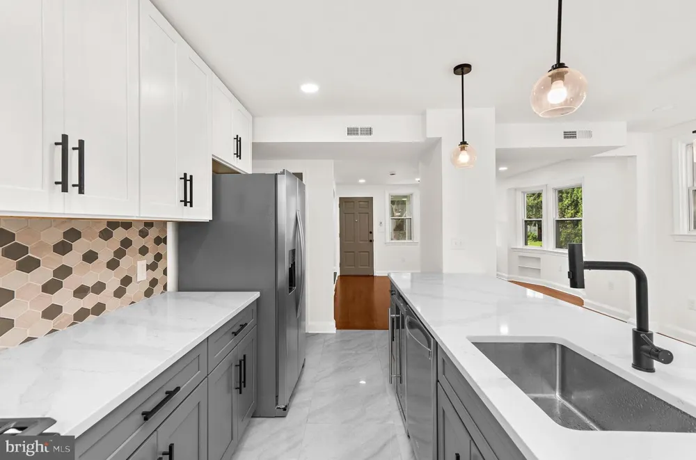 208 BURKE AVENUE Baltimore, MD 21286