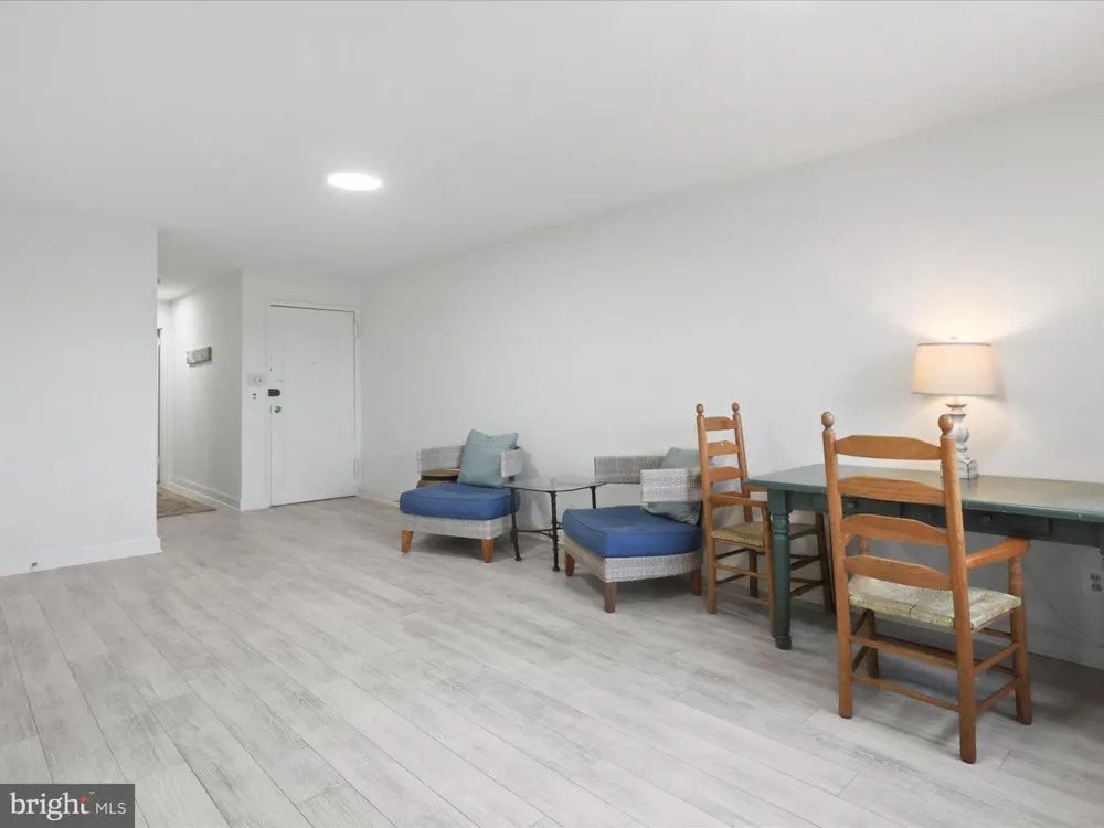 1581 COLONIAL TERRACE #201-X Arlington, VA 22209