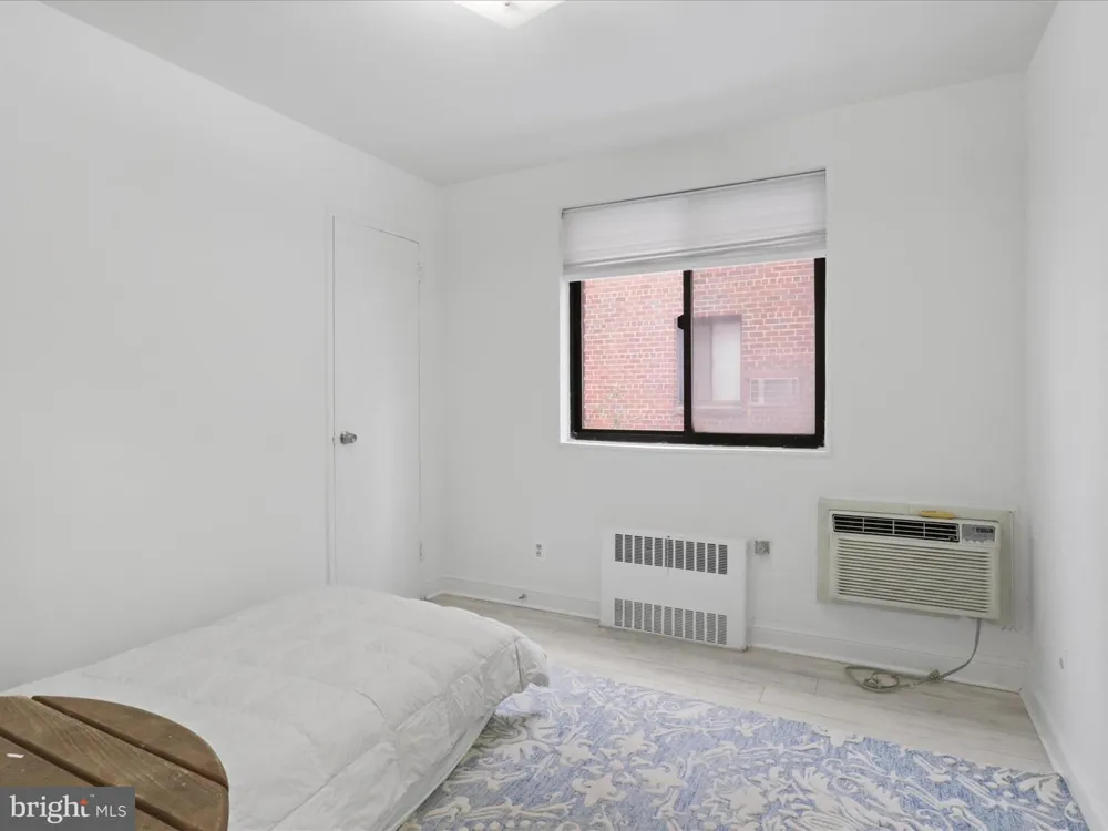 1581 COLONIAL TERRACE #201-X Arlington, VA 22209