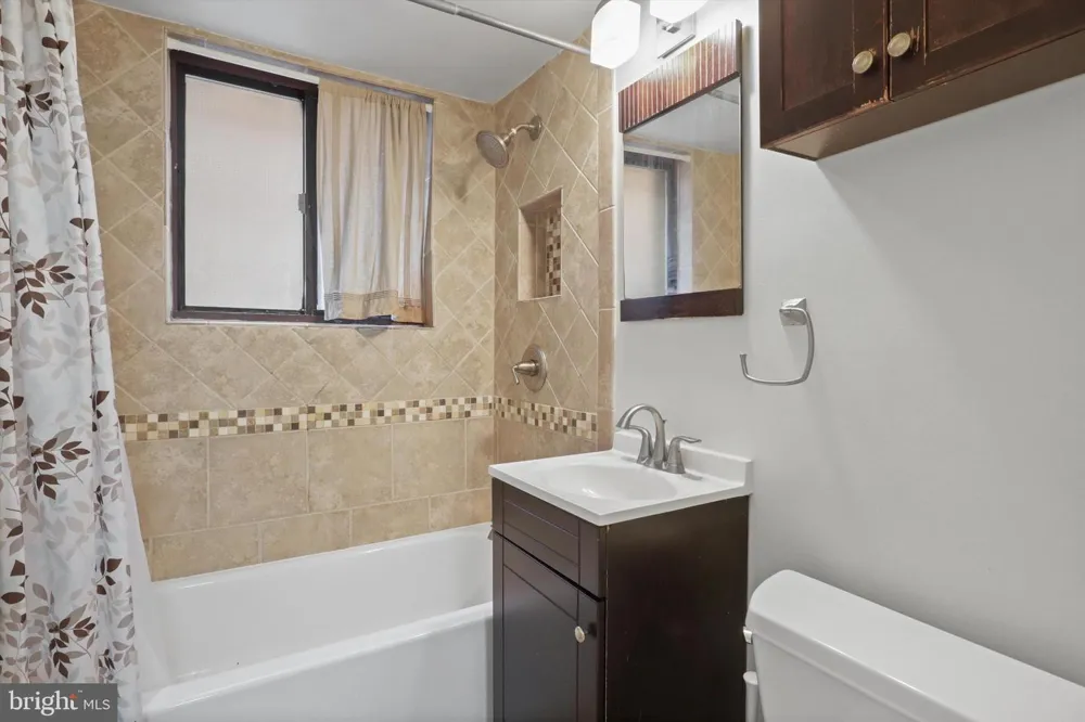 1581 COLONIAL TERRACE #201-X Arlington, VA 22209