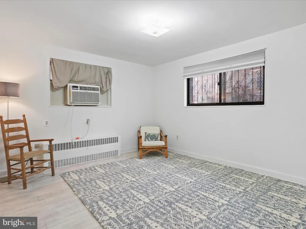 1581 COLONIAL TERRACE #201-X Arlington, VA 22209
