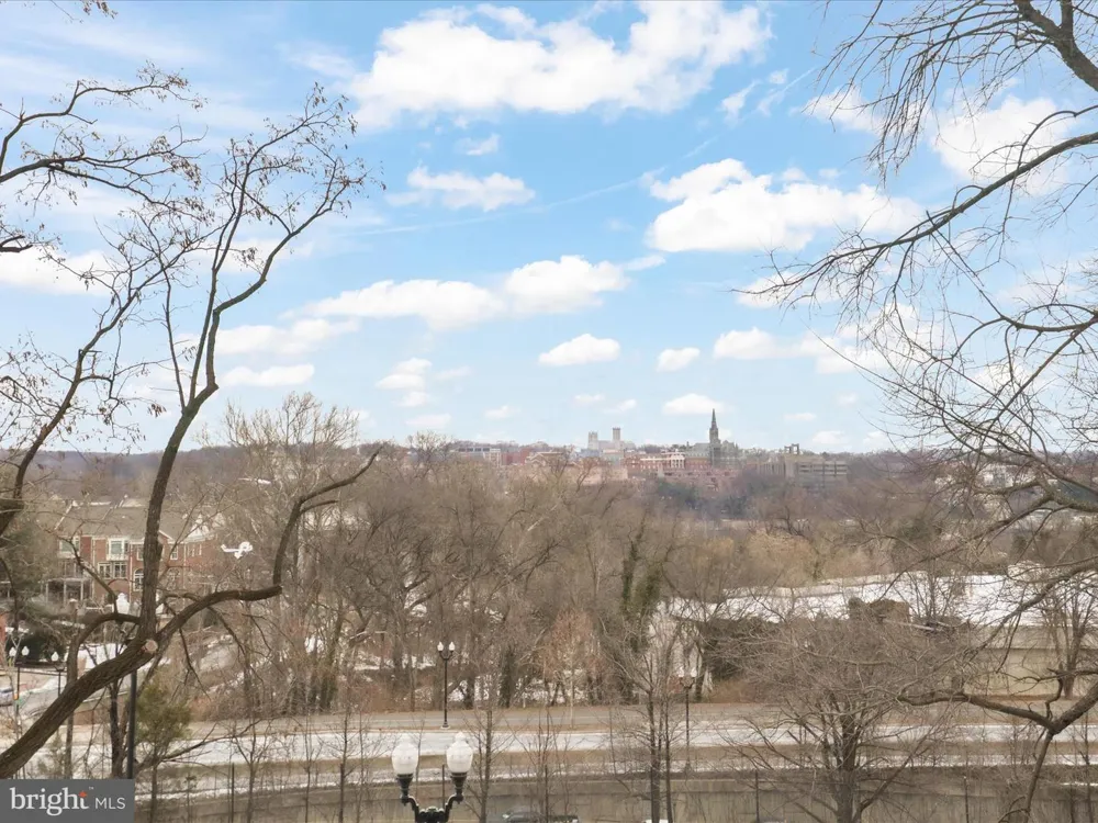 1581 COLONIAL TERRACE #201-X Arlington, VA 22209