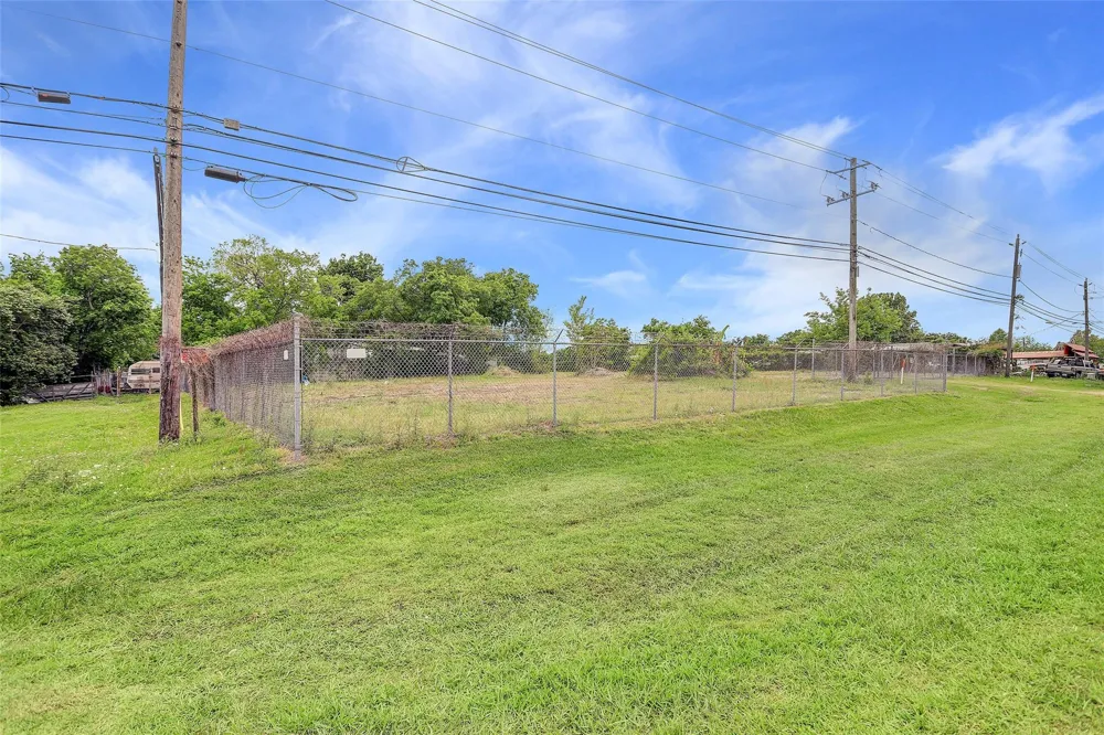 16534 Market Street Channelview, TX 77530