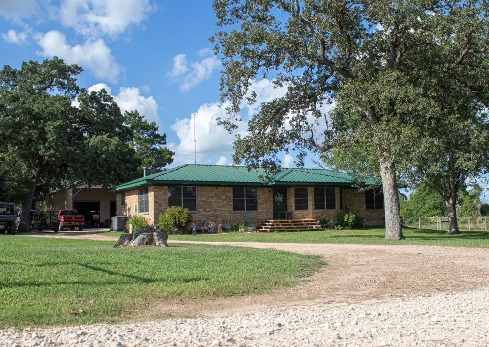 134 Private Road 1006 Hallettsville, TX 77964