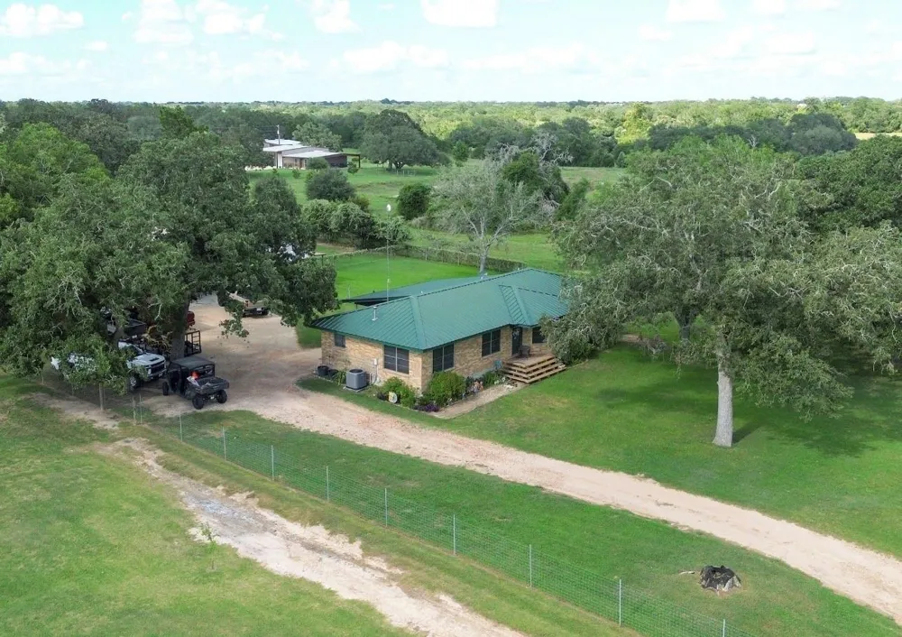 134 Private Road 1006 Hallettsville, TX 77964