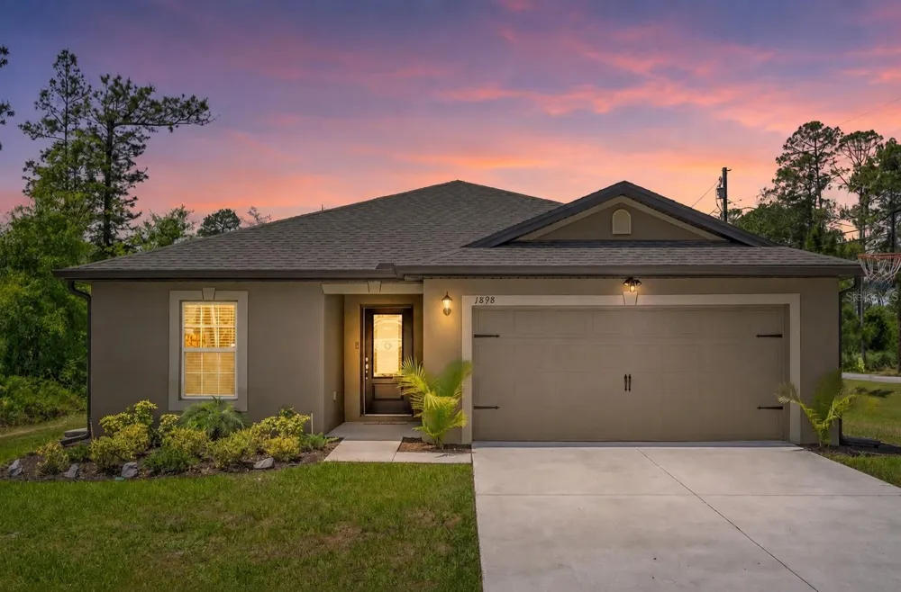 1898 9TH AVENUE Deland, FL 32724