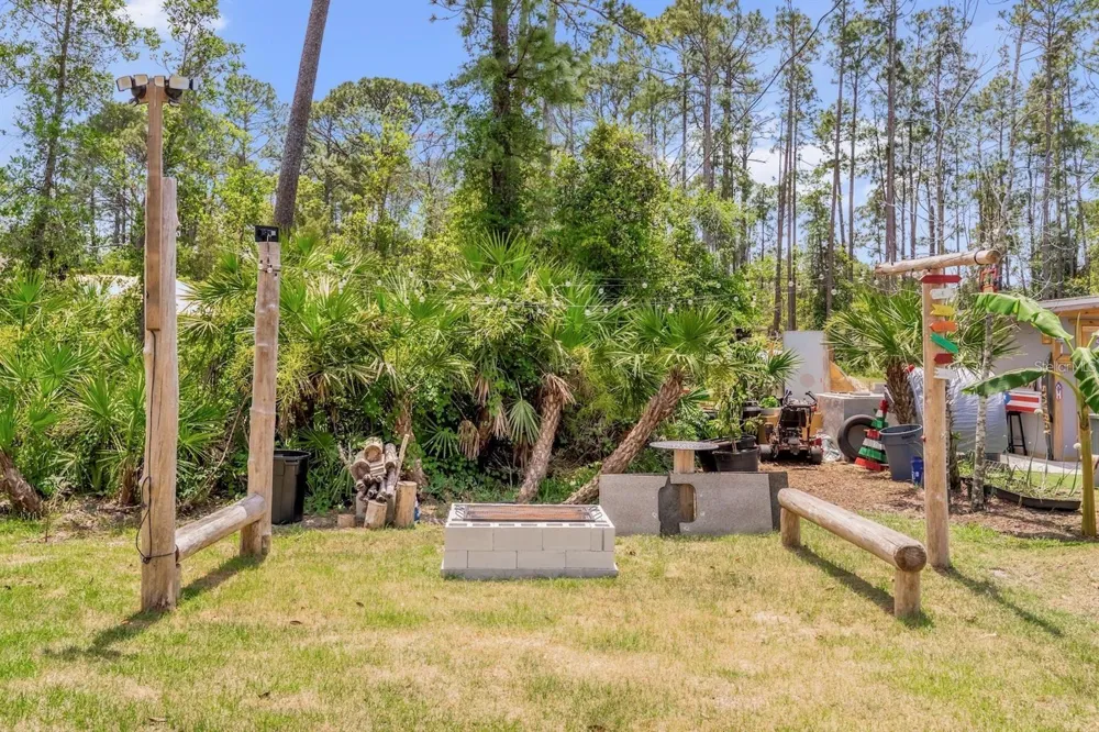 1898 9TH AVENUE Deland, FL 32724