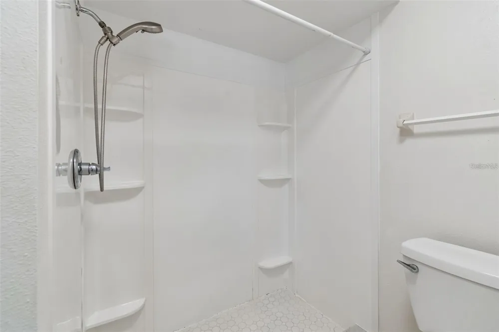 2620 GIANT PLACE Seffner, FL 33584