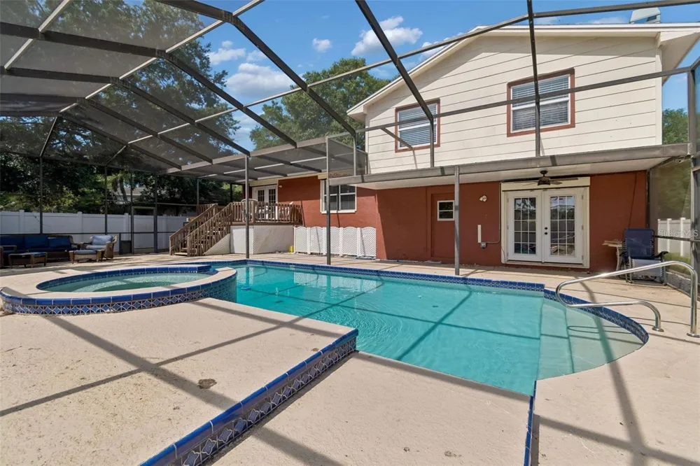 2620 GIANT PLACE Seffner, FL 33584