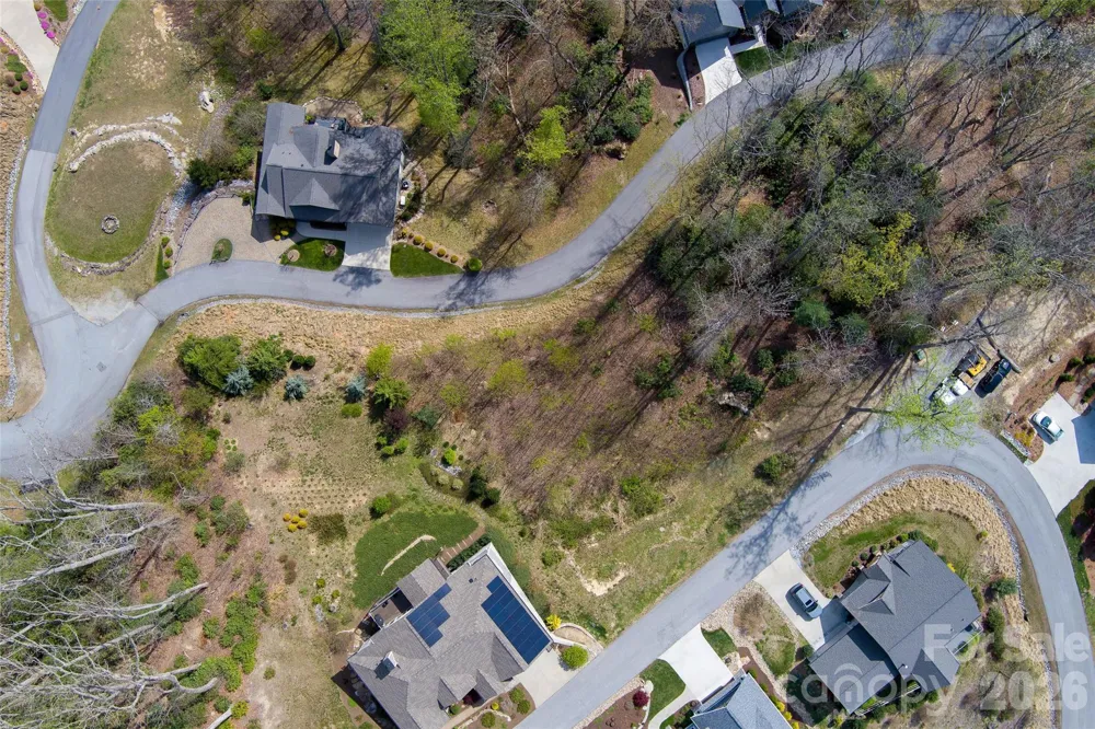 R5 Curtain Bluff Hendersonville, NC 28791