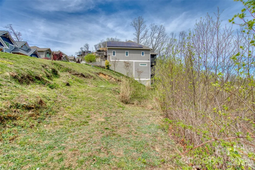 R5 Curtain Bluff Hendersonville, NC 28791