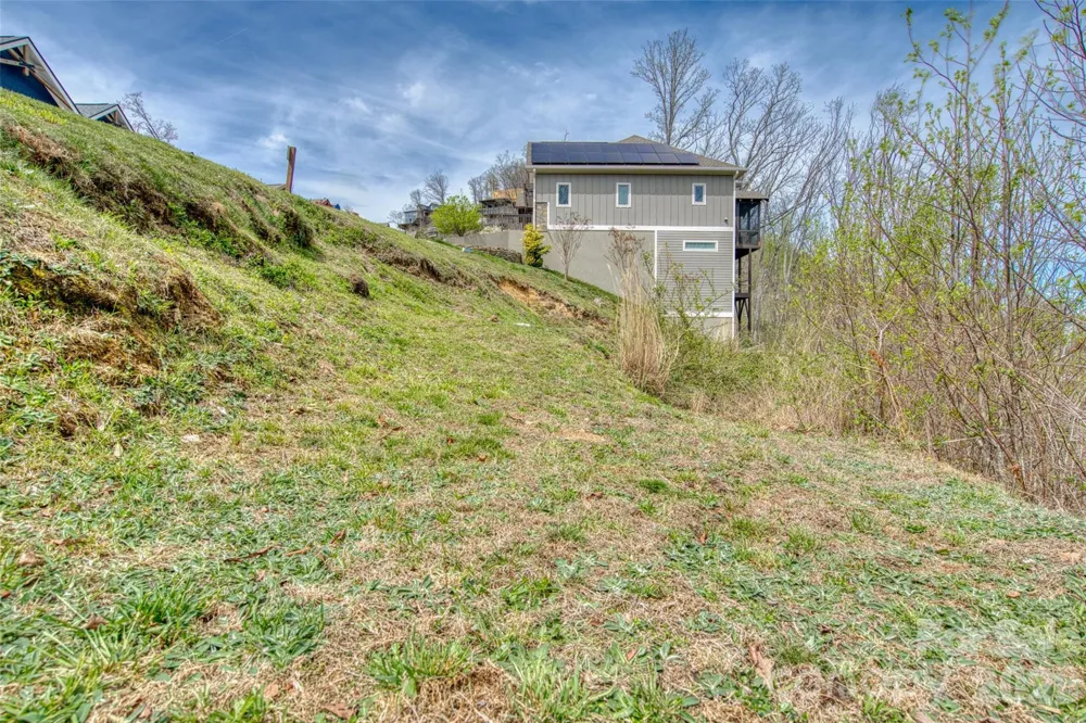 R5 Curtain Bluff Hendersonville, NC 28791