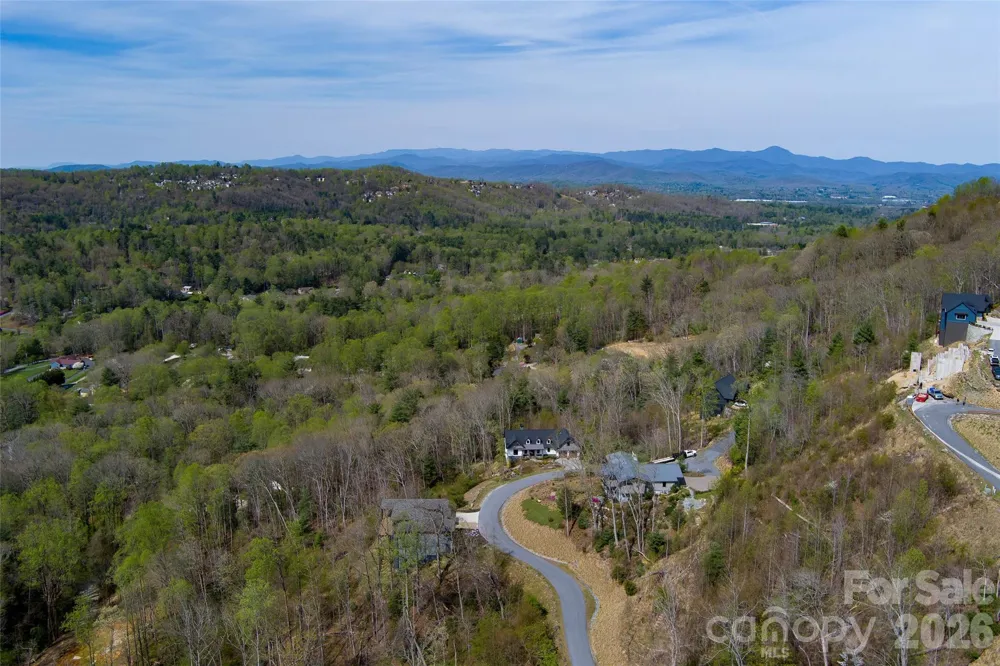 R5 Curtain Bluff Hendersonville, NC 28791
