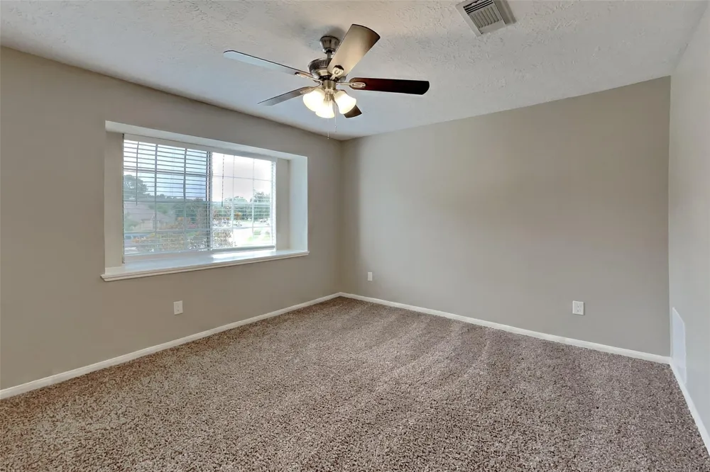 21884 Whispering Forest Drive Kingwood, TX 77339