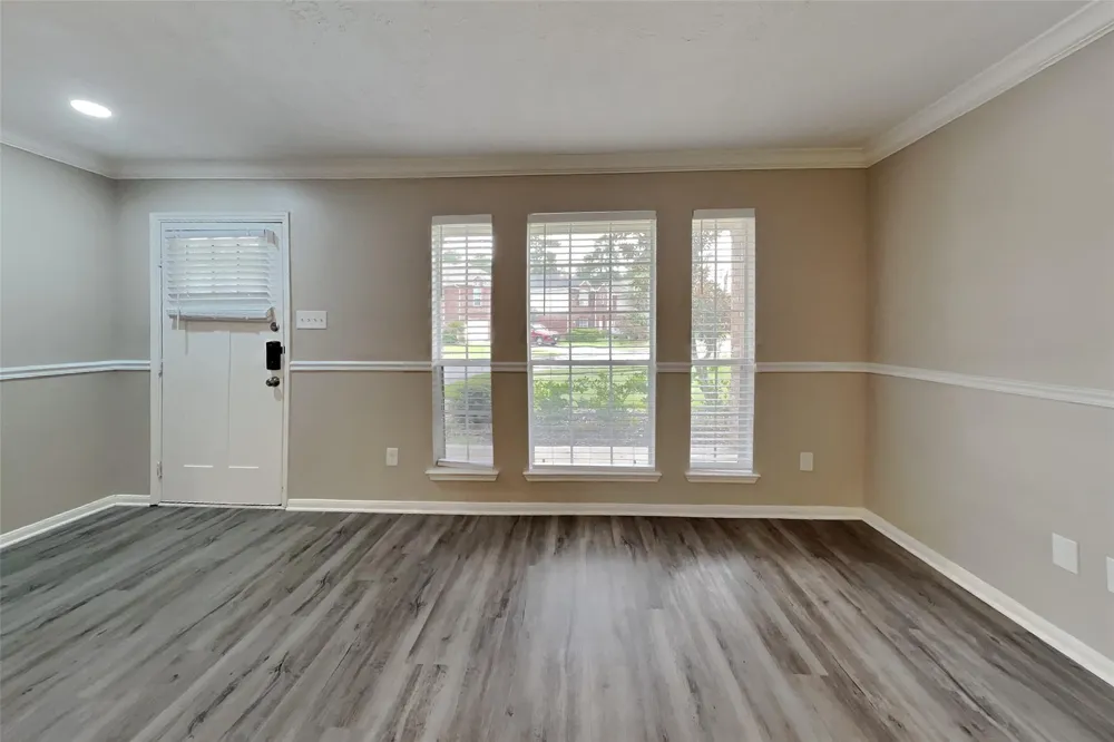 21884 Whispering Forest Drive Kingwood, TX 77339