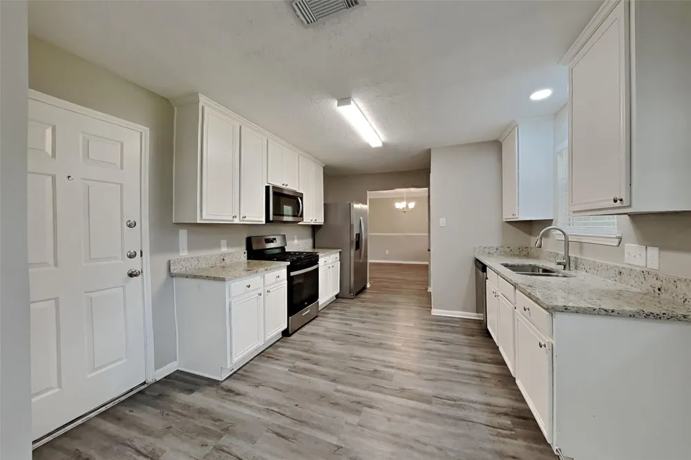 21884 Whispering Forest Drive Kingwood, TX 77339
