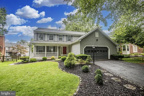 214 BOOKHAM LANE