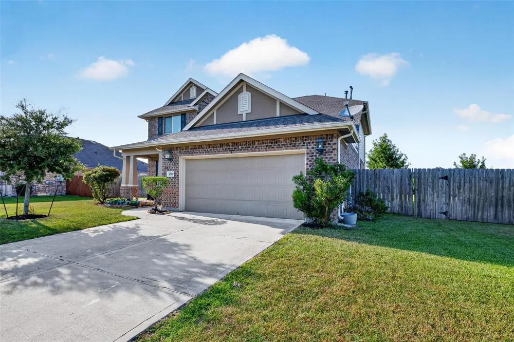 3219 Charles Place Mont Belvieu, TX 77523