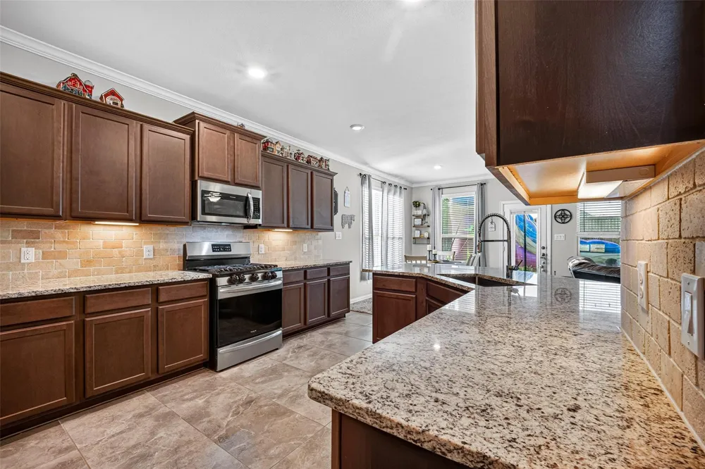 3219 Charles Place Mont Belvieu, TX 77523