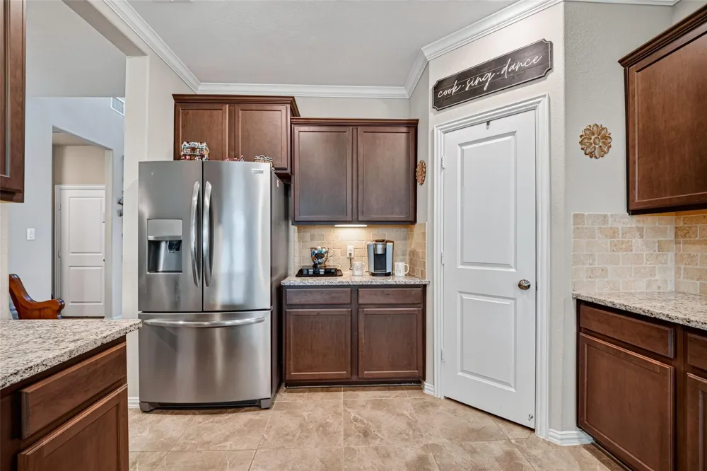 3219 Charles Place Mont Belvieu, TX 77523