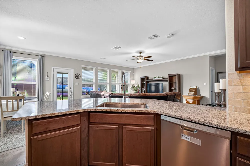 3219 Charles Place Mont Belvieu, TX 77523
