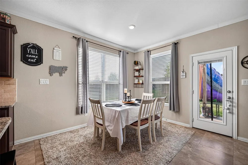 3219 Charles Place Mont Belvieu, TX 77523