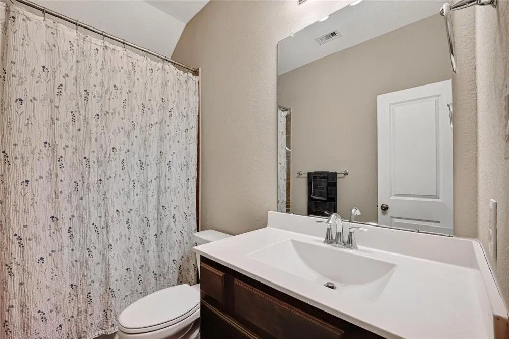 3219 Charles Place Mont Belvieu, TX 77523