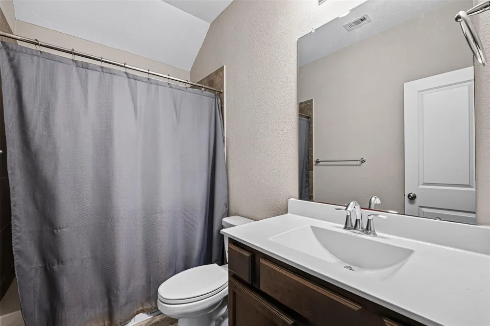 3219 Charles Place Mont Belvieu, TX 77523