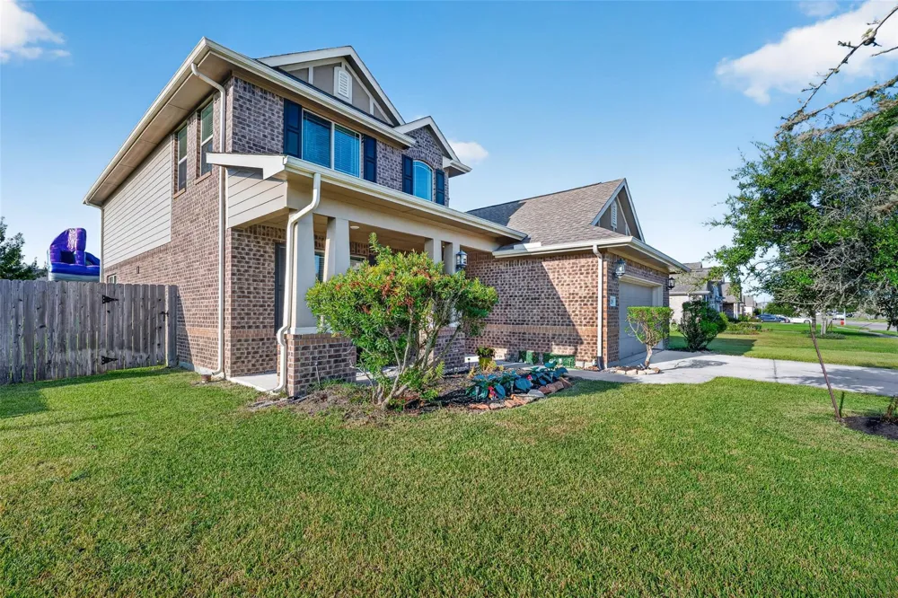 3219 Charles Place Mont Belvieu, TX 77523