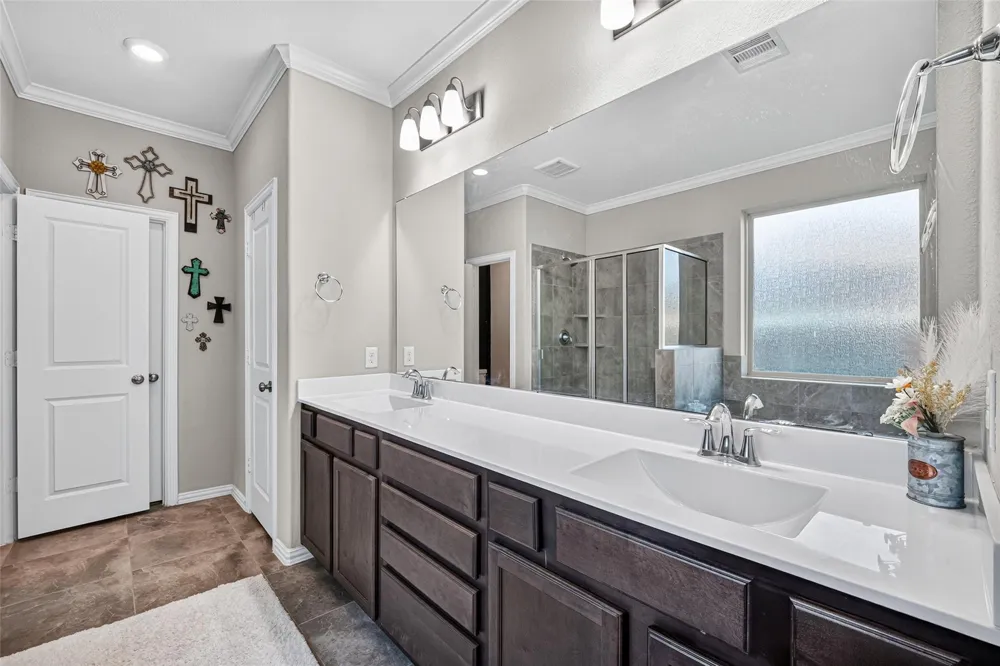 3219 Charles Place Mont Belvieu, TX 77523