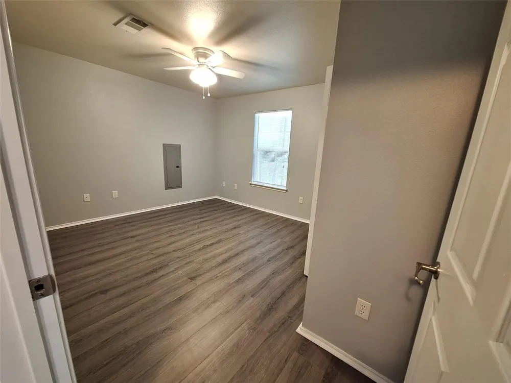 304 Bayside Drive Anahuac, TX 77514