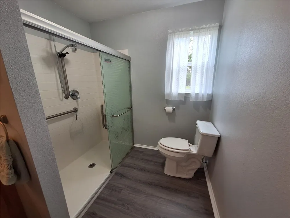 304 Bayside Drive Anahuac, TX 77514