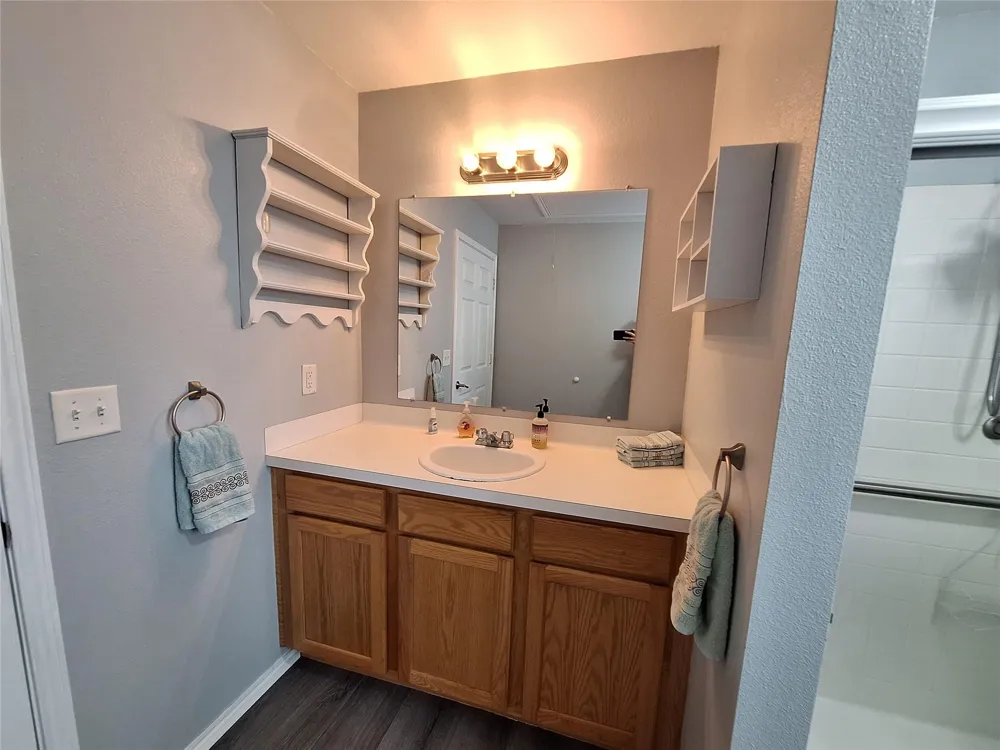 304 Bayside Drive Anahuac, TX 77514